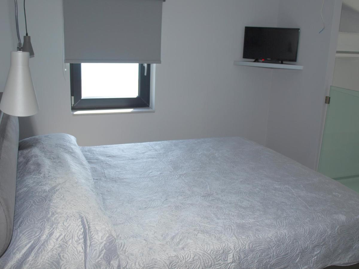 Attic Apartments อาเยียอันนา ภายนอก รูปภาพ