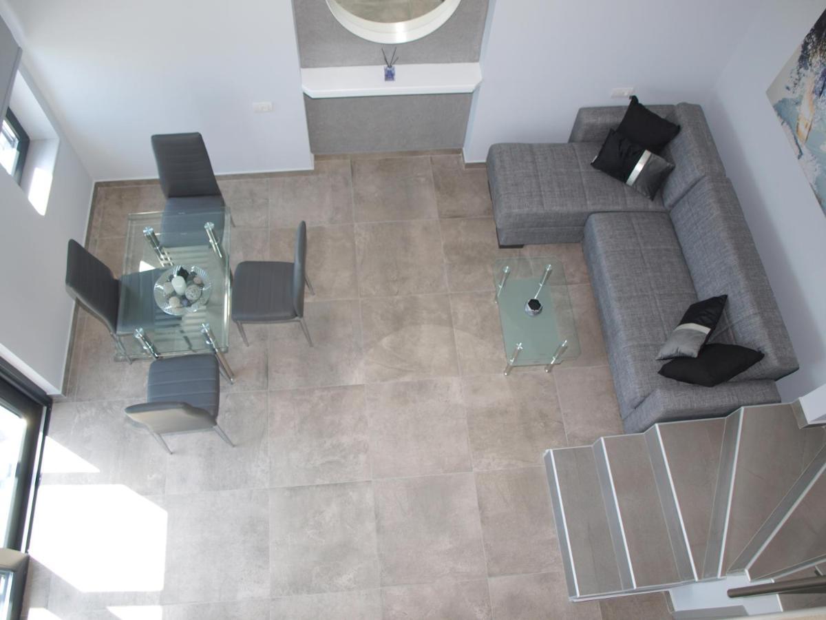 Attic Apartments อาเยียอันนา ภายนอก รูปภาพ