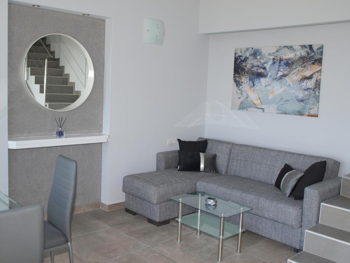 Attic Apartments อาเยียอันนา ภายนอก รูปภาพ
