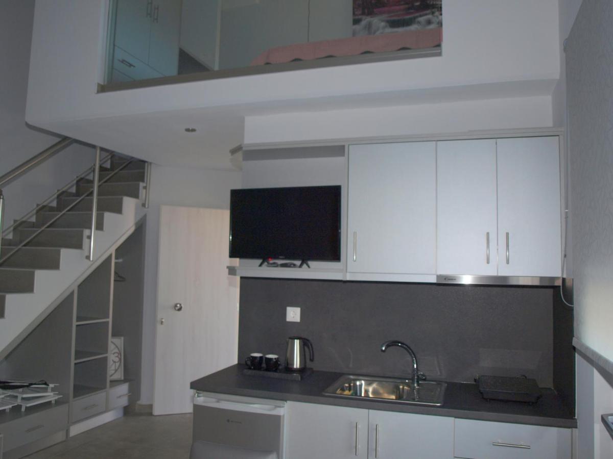 Attic Apartments อาเยียอันนา ภายนอก รูปภาพ