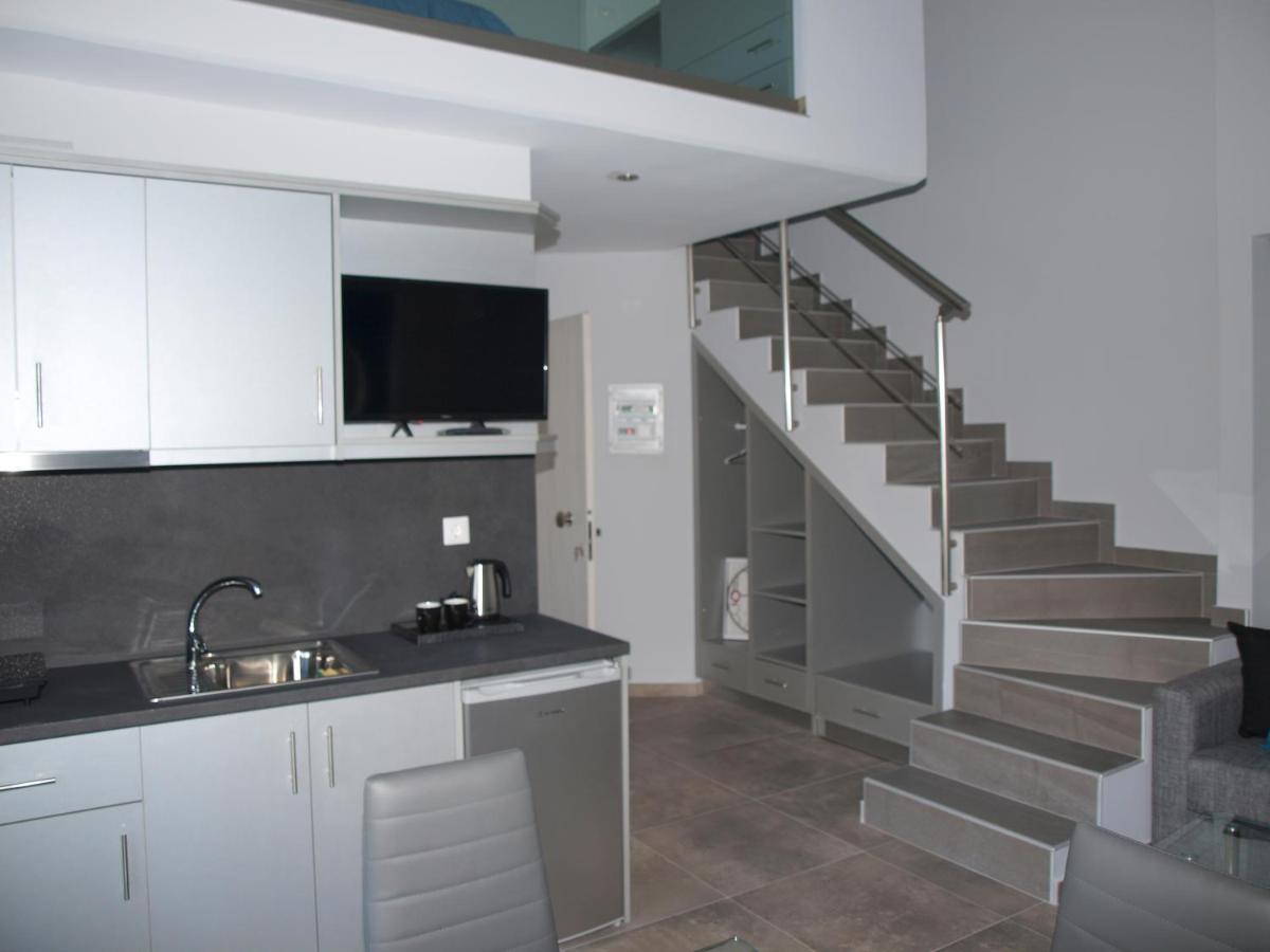 Attic Apartments อาเยียอันนา ภายนอก รูปภาพ