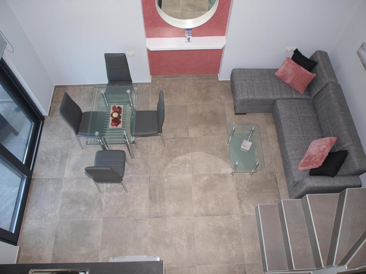Attic Apartments อาเยียอันนา ภายนอก รูปภาพ
